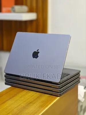 New Laptop Apple MacBook Pro M1 32GB Apple M1 Pro SSD 512GB