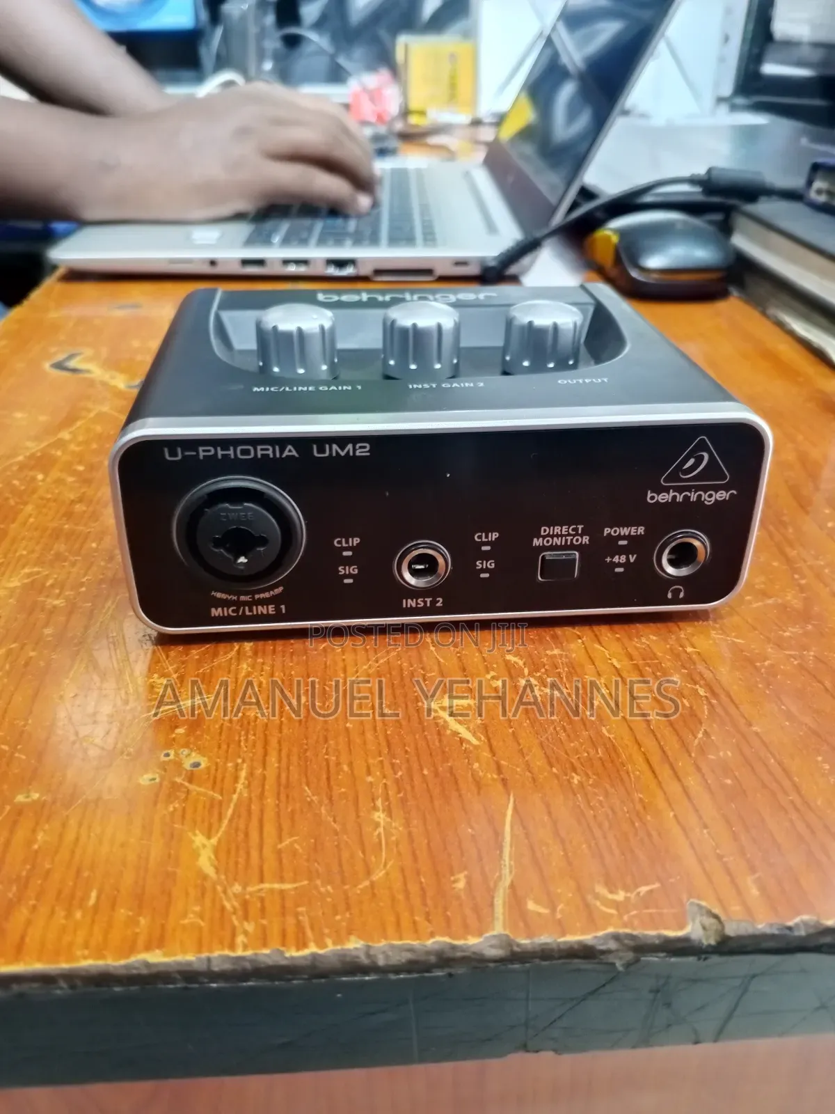 Behringer U-Phoria Um2 Sound Card