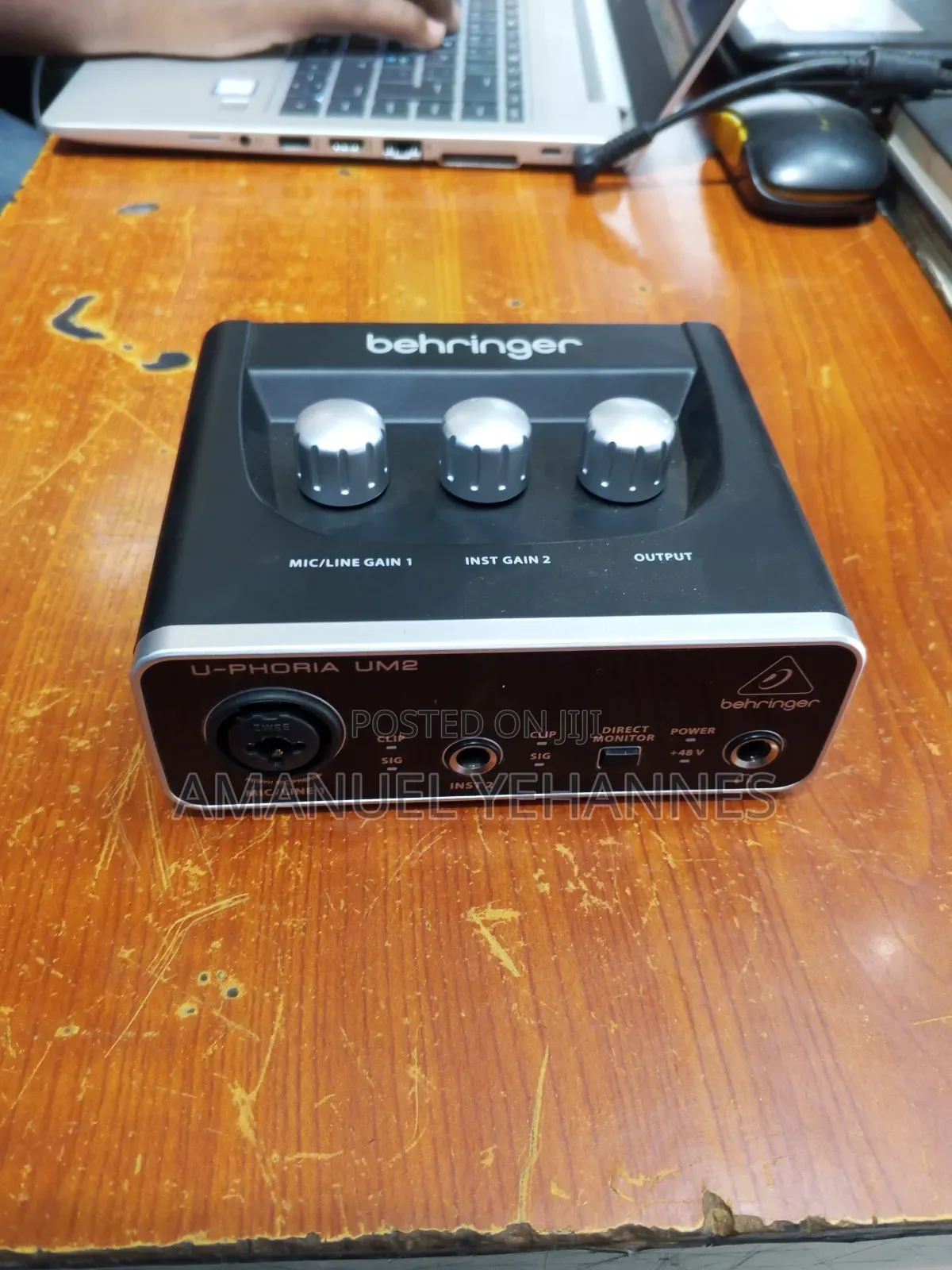 Behringer U-Phoria Um2 Sound Card