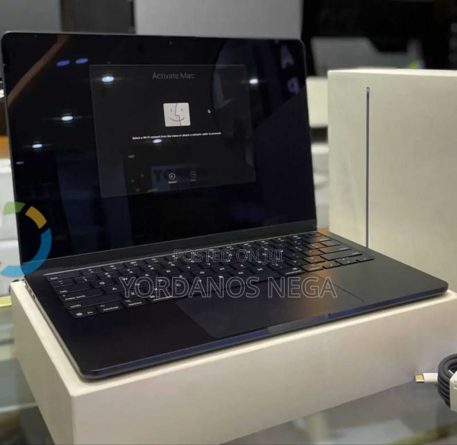 New Laptop Apple MacBook Air 2025 M4 13-inch 16GB Apple M4 SSD 512GB