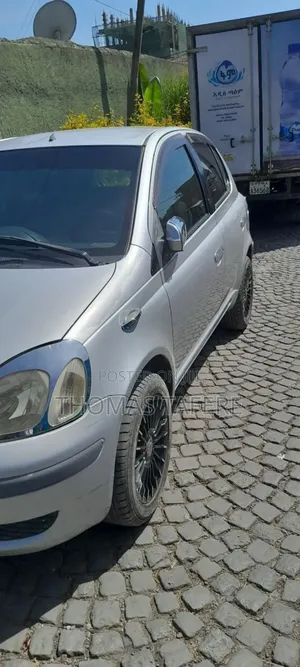 Toyota Vitz 2002
