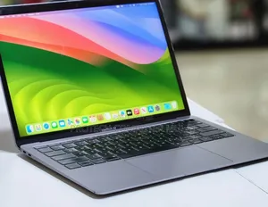 New Laptop Apple MacBook Pro 2019 32GB Intel Core i7 SSD 512GB