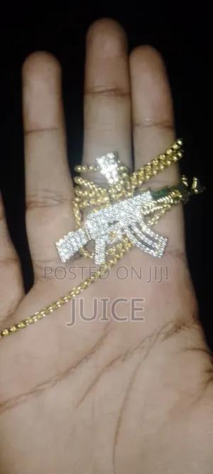 Neckless to Wear for Rappers