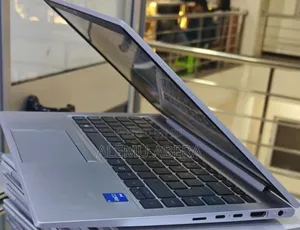New Laptop HP EliteBook 830 G8 16GB Intel Core i5 SSD 512GB