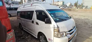 Toyota HiAce 2016 White