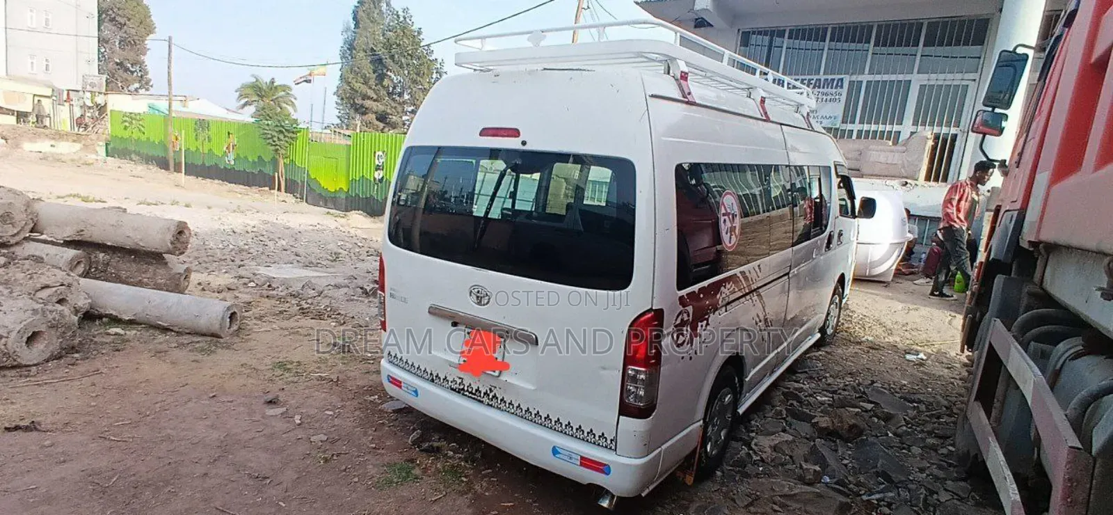 Toyota HiAce 2016 White