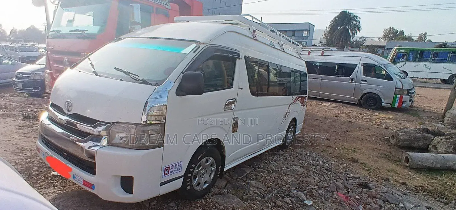 Toyota HiAce 2016 White