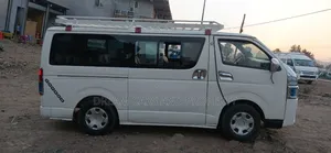 Toyota HiAce 2008 White