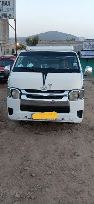Toyota HiAce 2008 White
