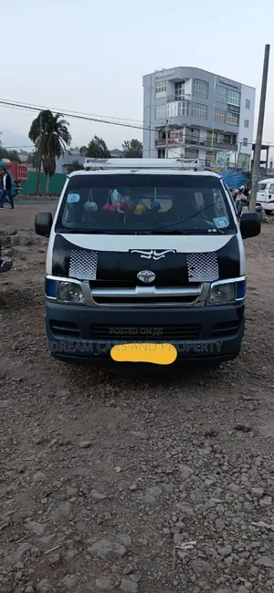 Toyota HiAce 2008 White