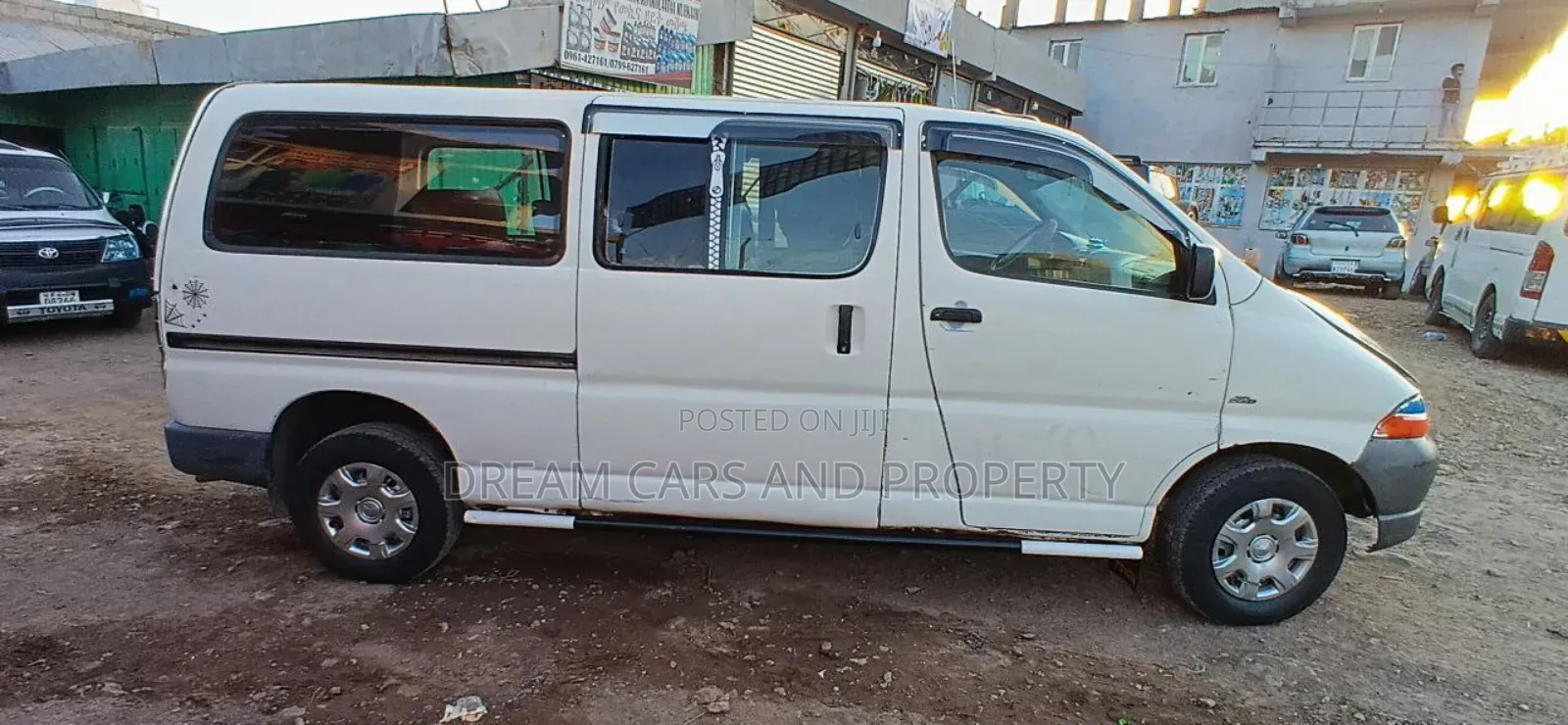 Toyota HiAce 2006 White