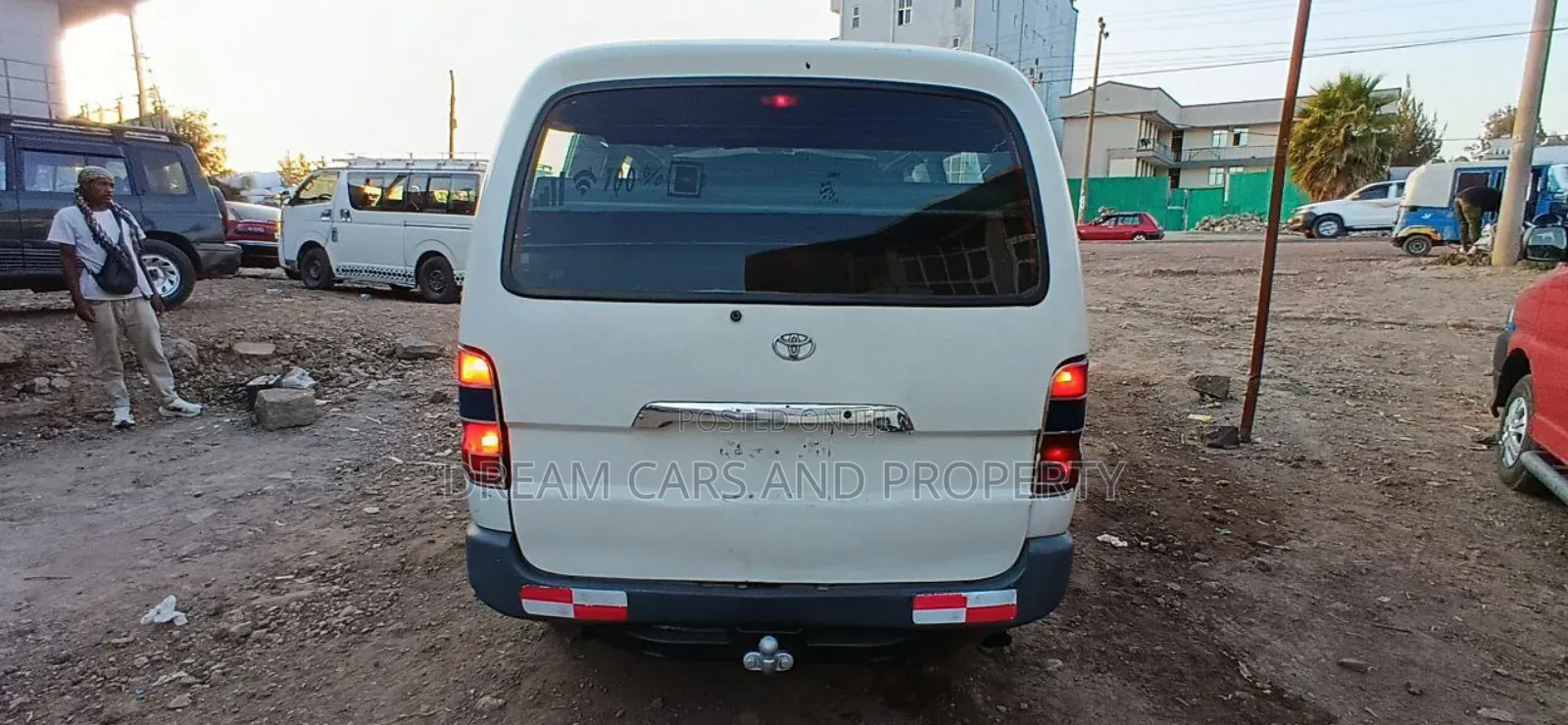 Toyota HiAce 2006 White