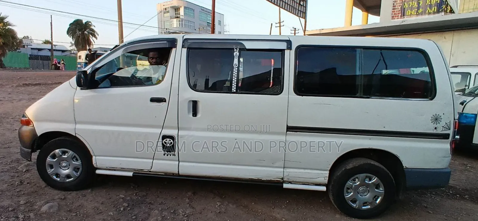 Toyota HiAce 2006 White