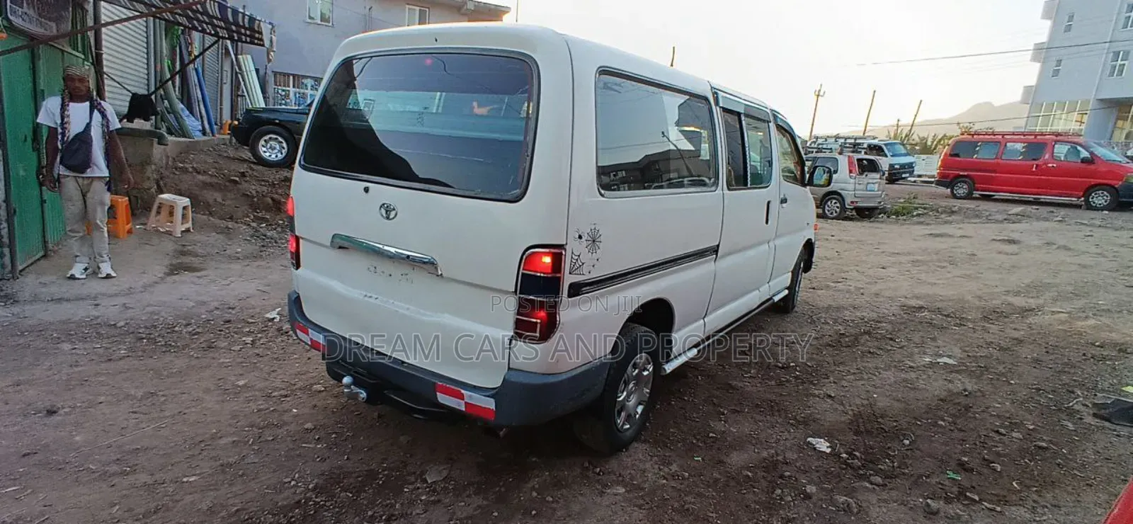 Toyota HiAce 2006 White