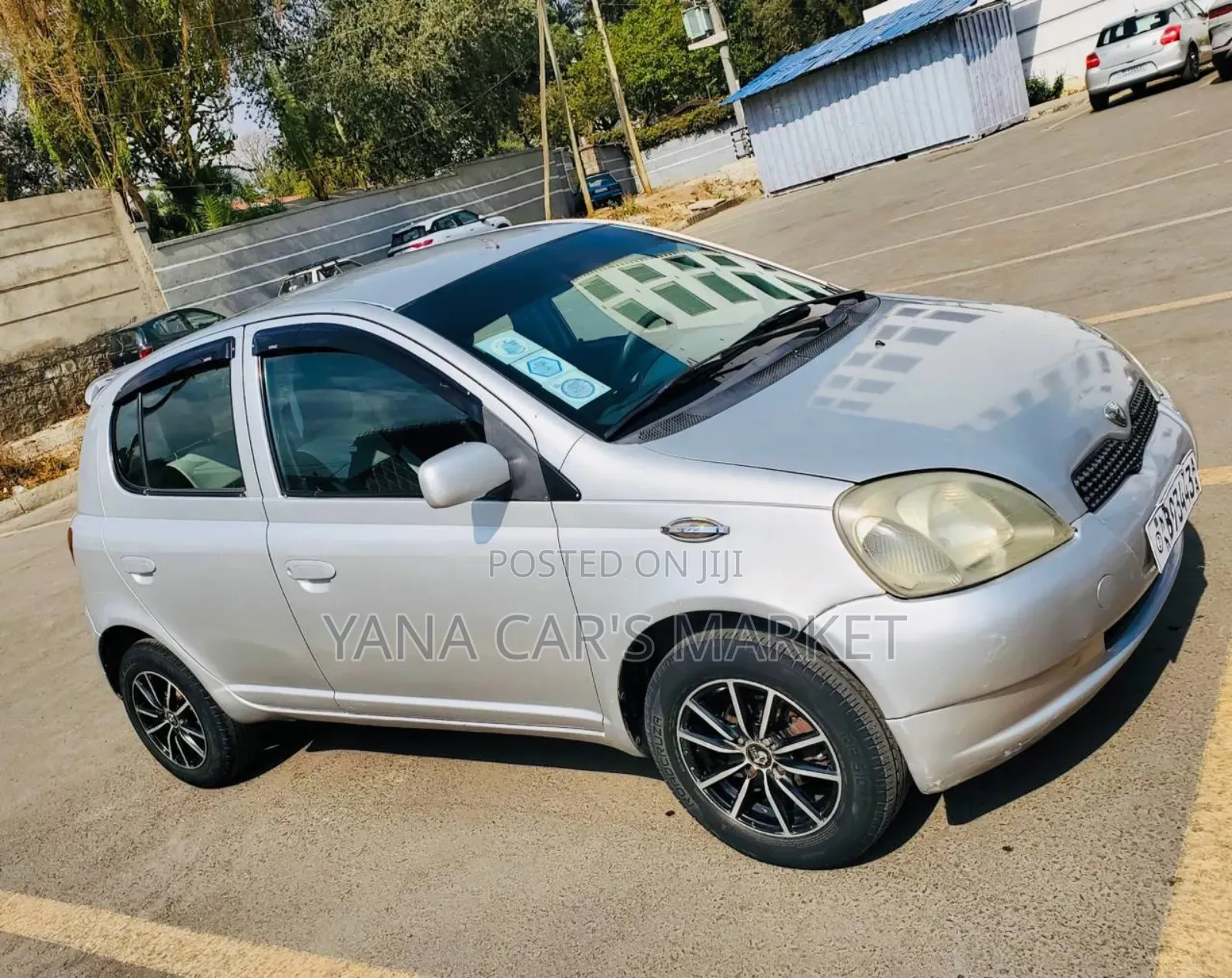 Toyota Vitz 2001 Silver