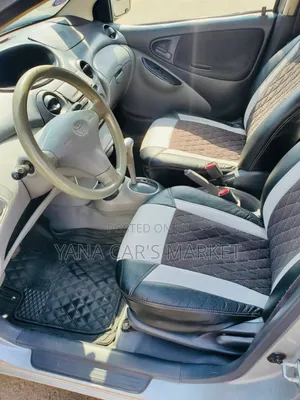 Toyota Vitz 2001 Silver