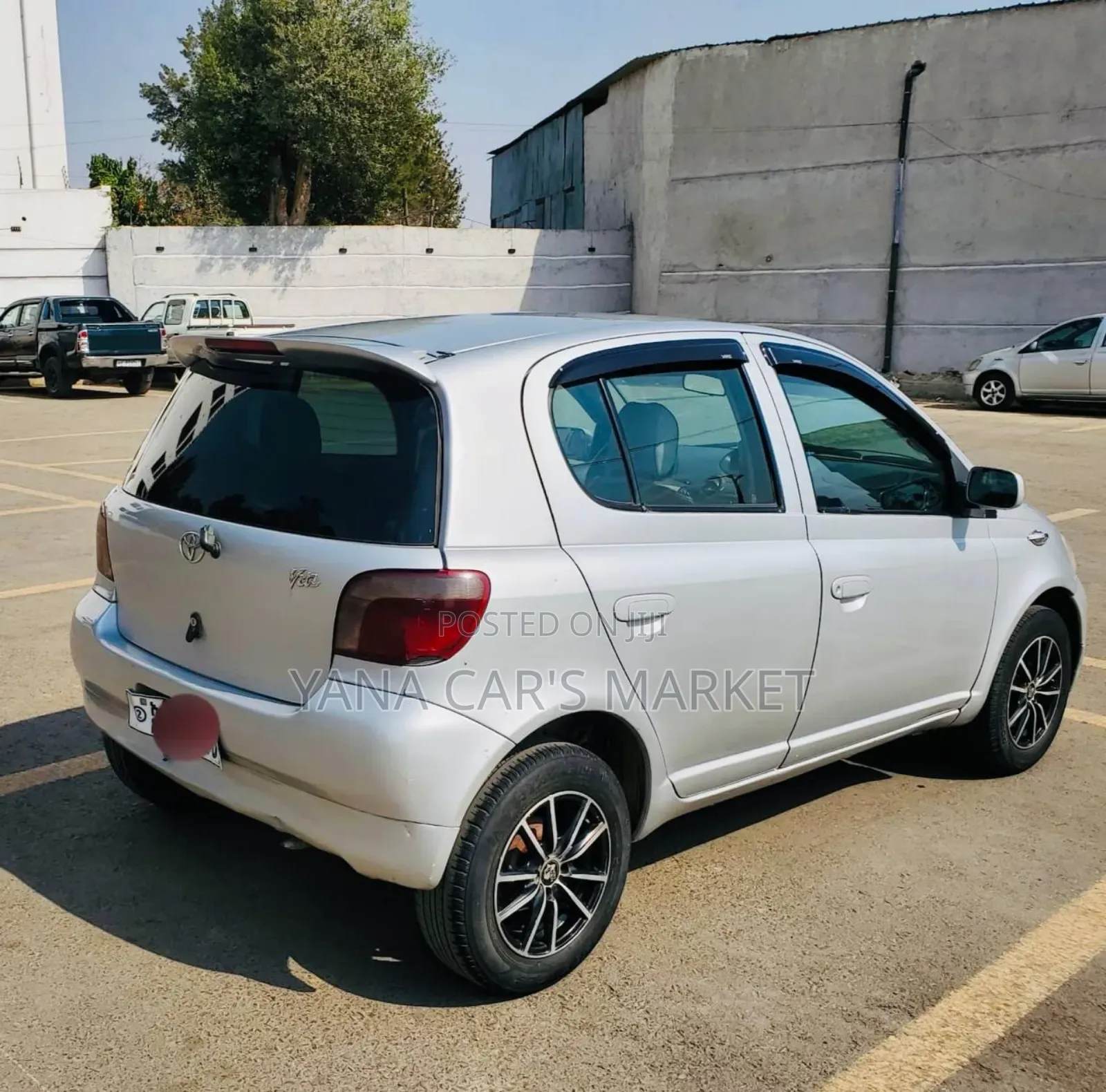 Toyota Vitz 2001 Silver
