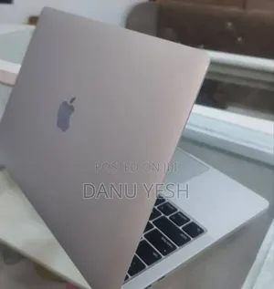 New Laptop Apple MacBook Pro 2020 8GB Intel Core i5 SSD 256GB