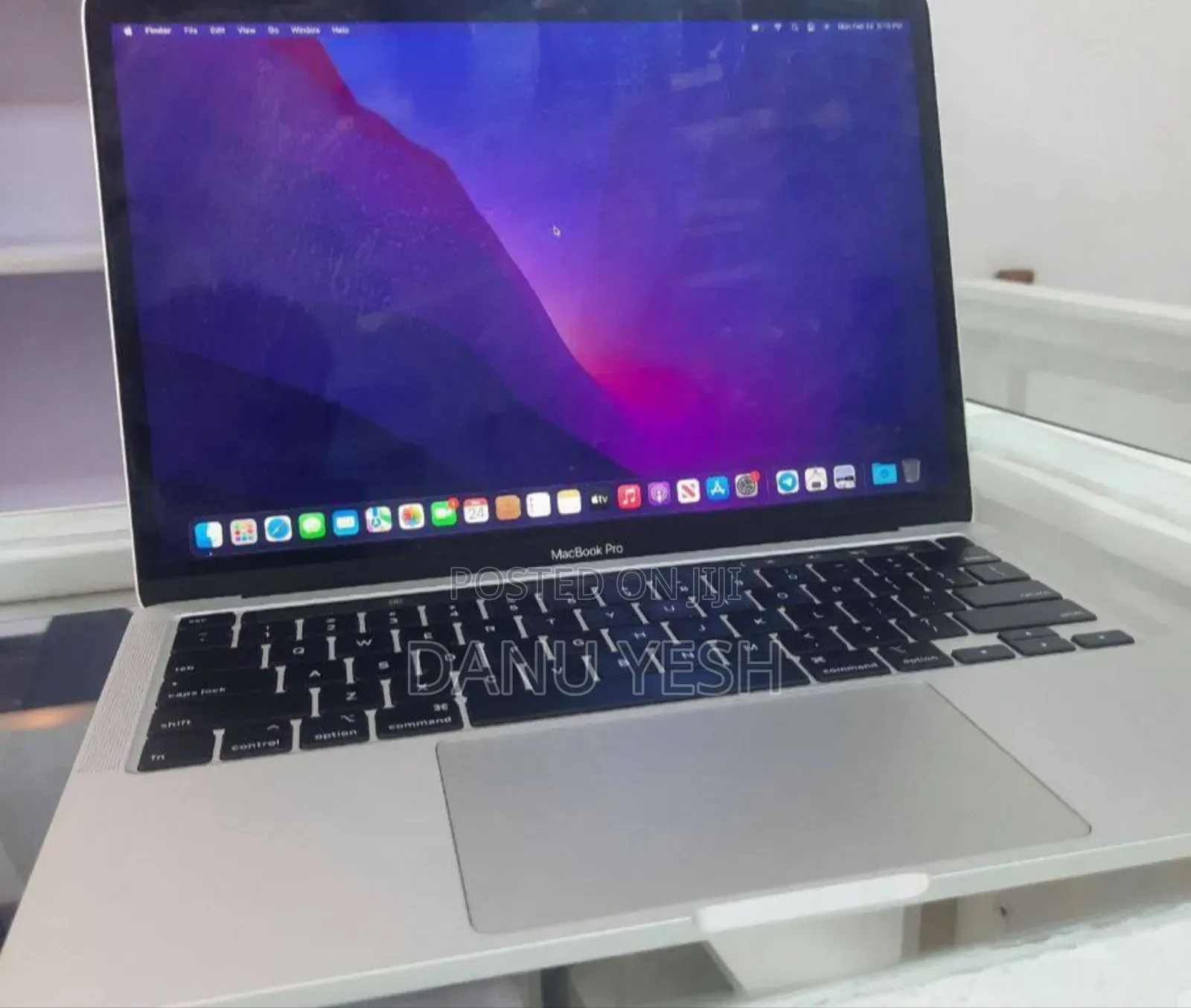 New Laptop Apple MacBook Pro 2020 8GB Intel Core i5 SSD 256GB