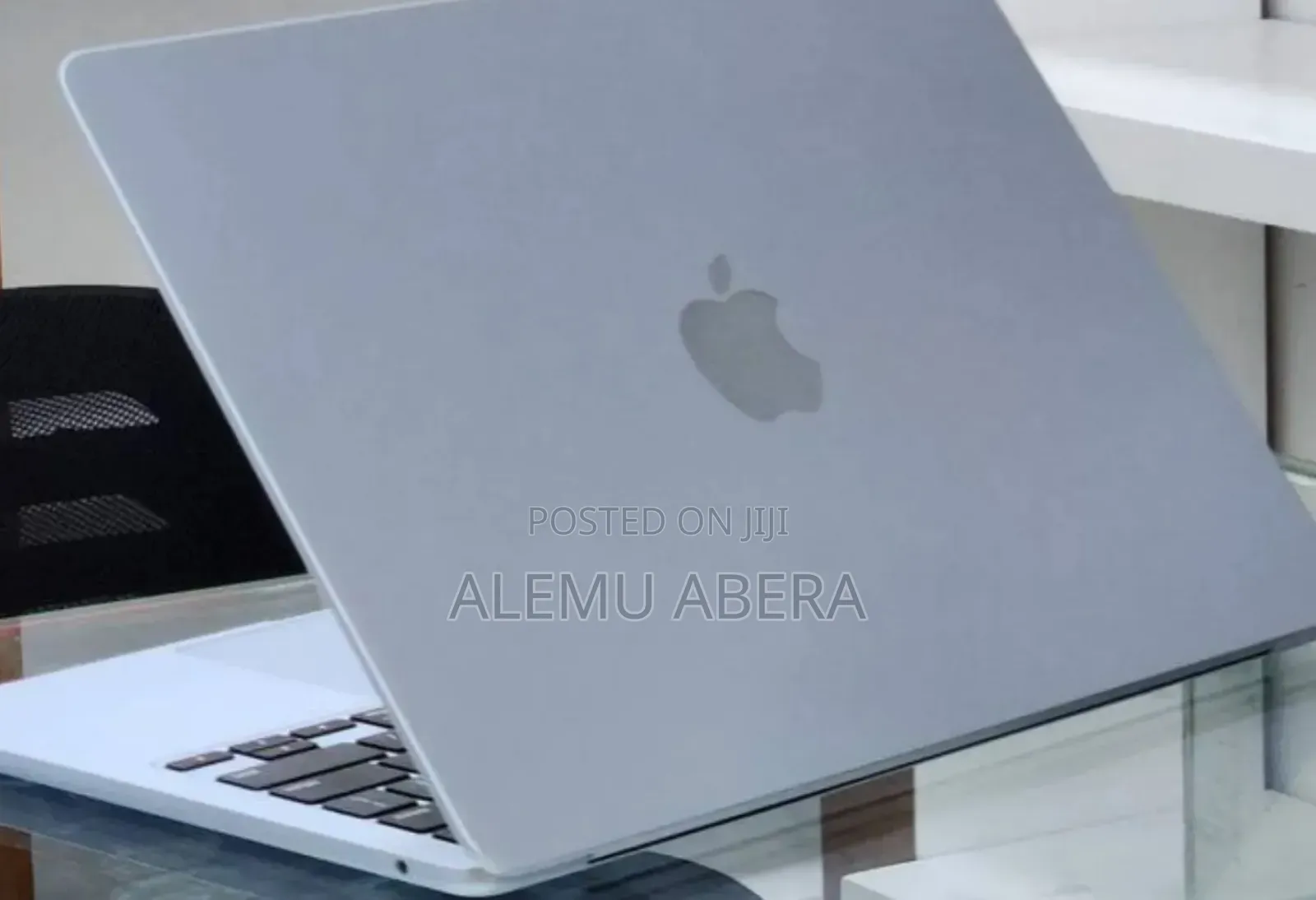 New Laptop Apple MacBook Air 2024 M3 15-inch 16GB Apple M4 SSD 256GB