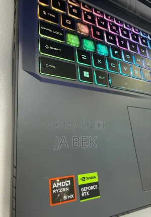 New Laptop MSI Vector 16 HX AI A2XWIG 16GB AMD Ryzen 9 SSD 1T