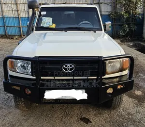 Toyota Land Cruiser 2018 White