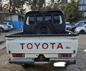 Toyota Land Cruiser 2018 White