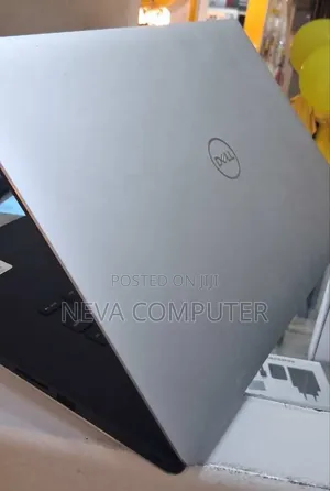 New Laptop Dell Precision 15 3520 16GB Intel Core i7 SSD 256GB