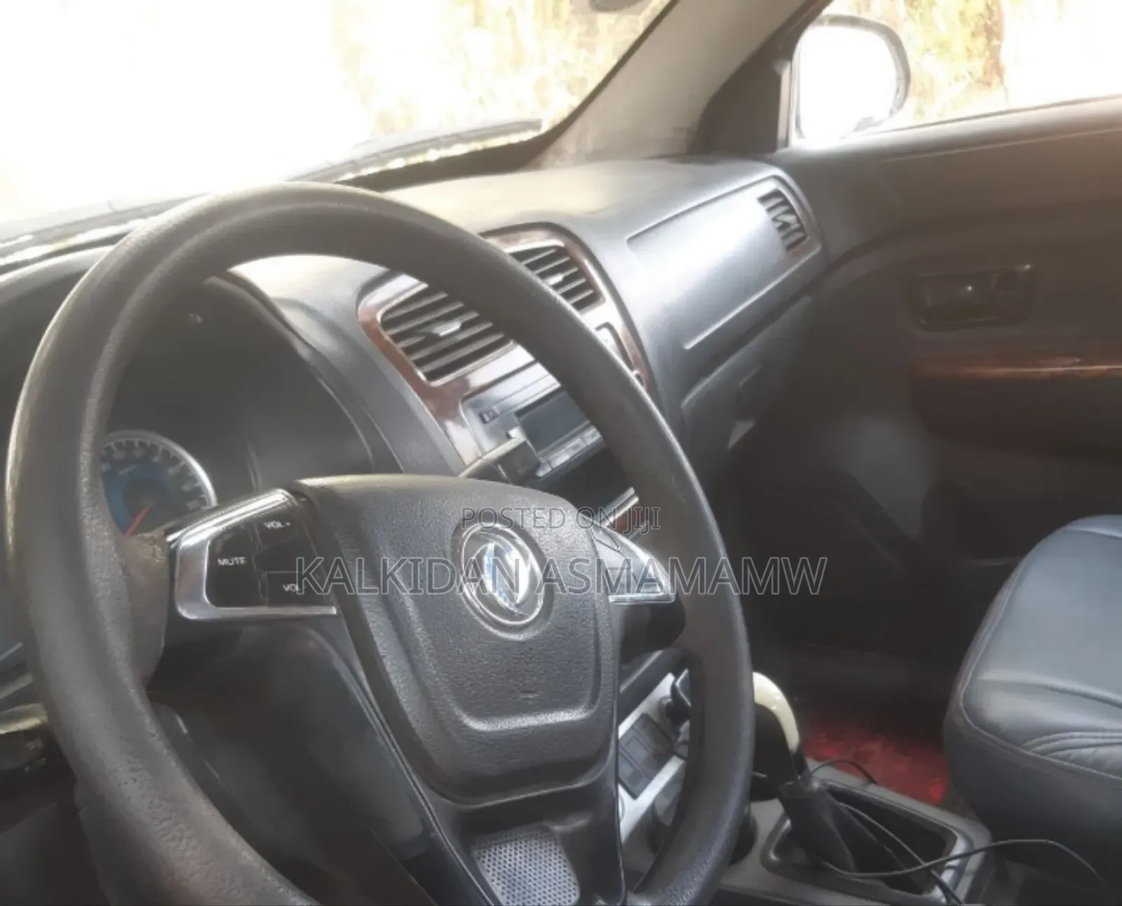 Dongfeng Glory 2018 Yellow