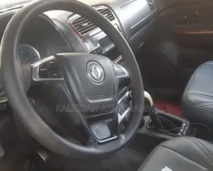 Dongfeng Glory 2018 Yellow