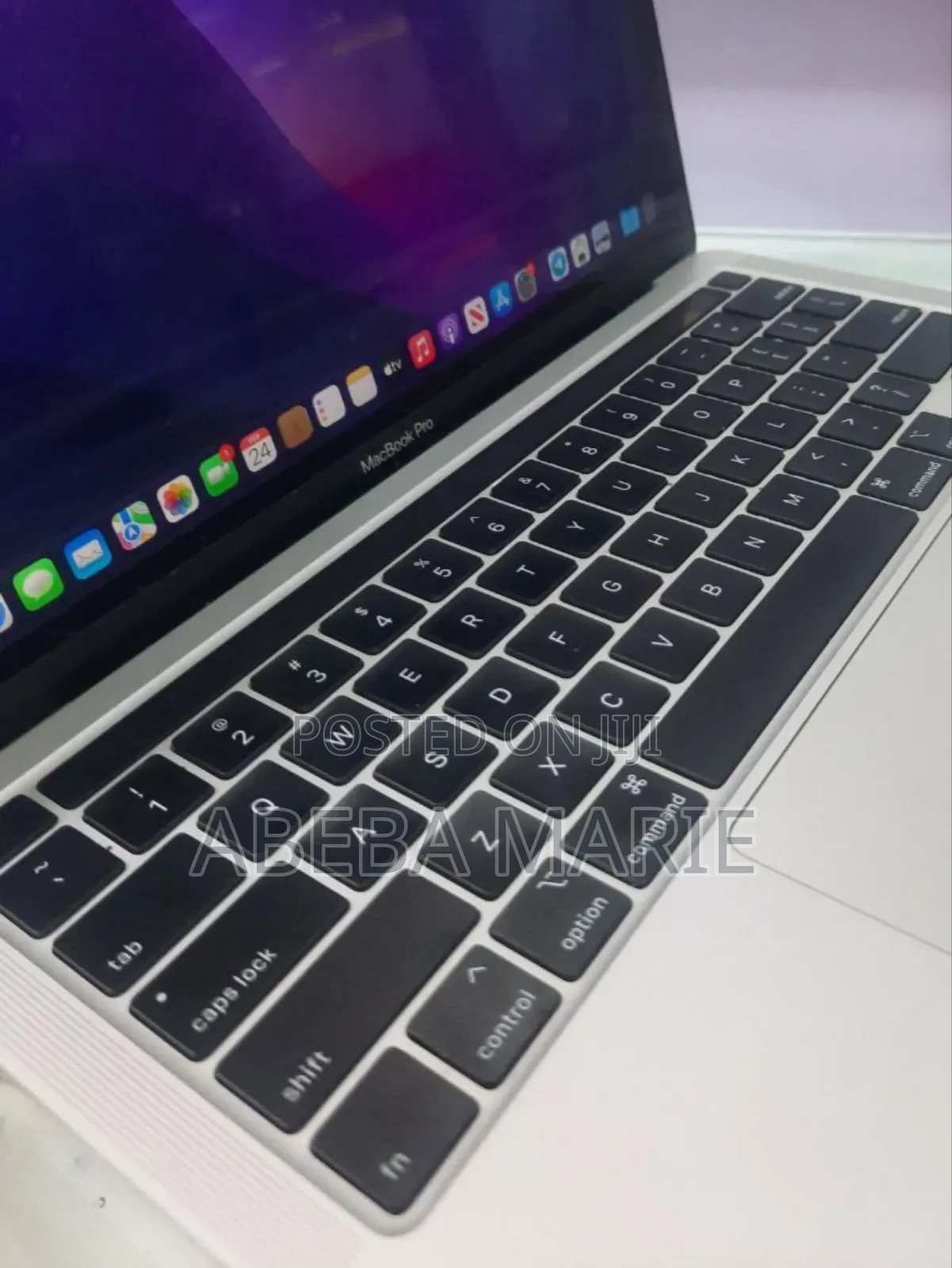 New Laptop Apple MacBook Pro 2020 8GB Intel Core i5 SSD 256GB