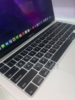 New Laptop Apple MacBook Pro 2020 8GB Intel Core i5 SSD 256GB