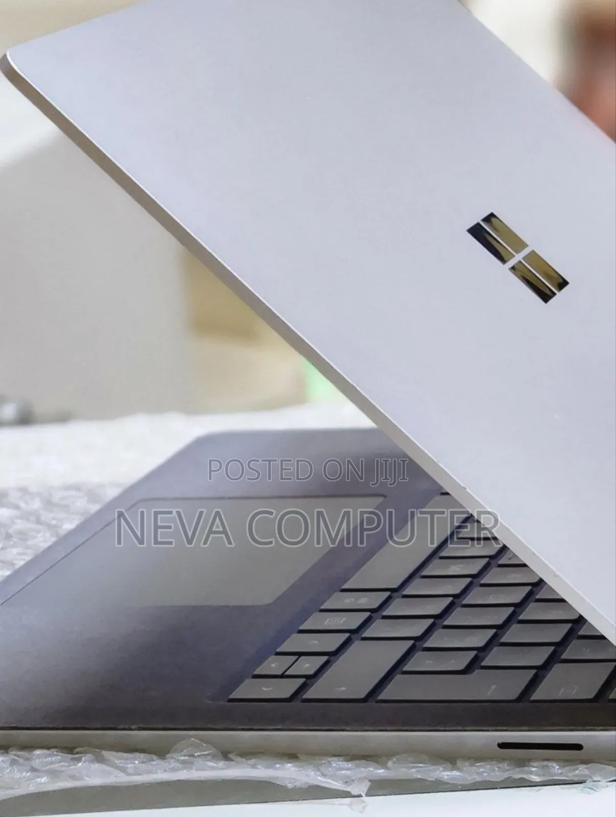 New Laptop Microsoft Surface 8GB Intel Core i5 SSD 512GB