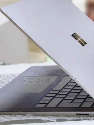 New Laptop Microsoft Surface 8GB Intel Core i5 SSD 512GB