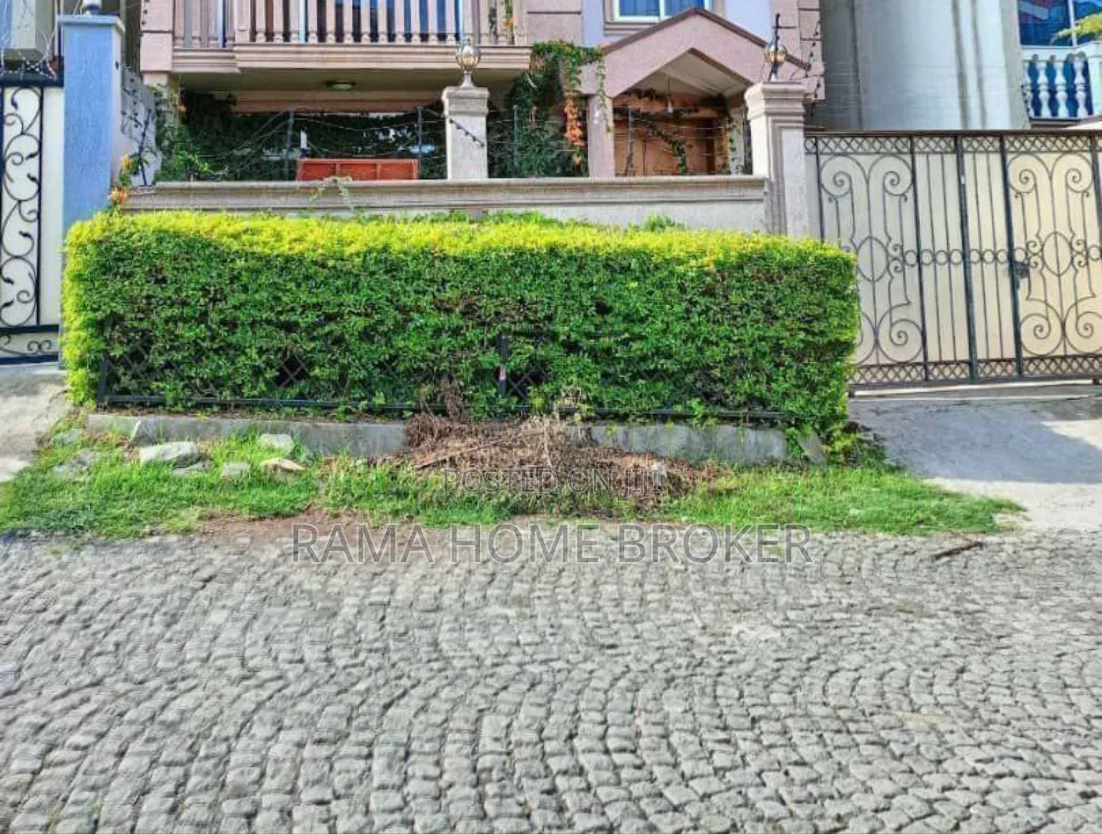 Furnished 2bdrm Apartment in ሰሚት, Yeka for sale