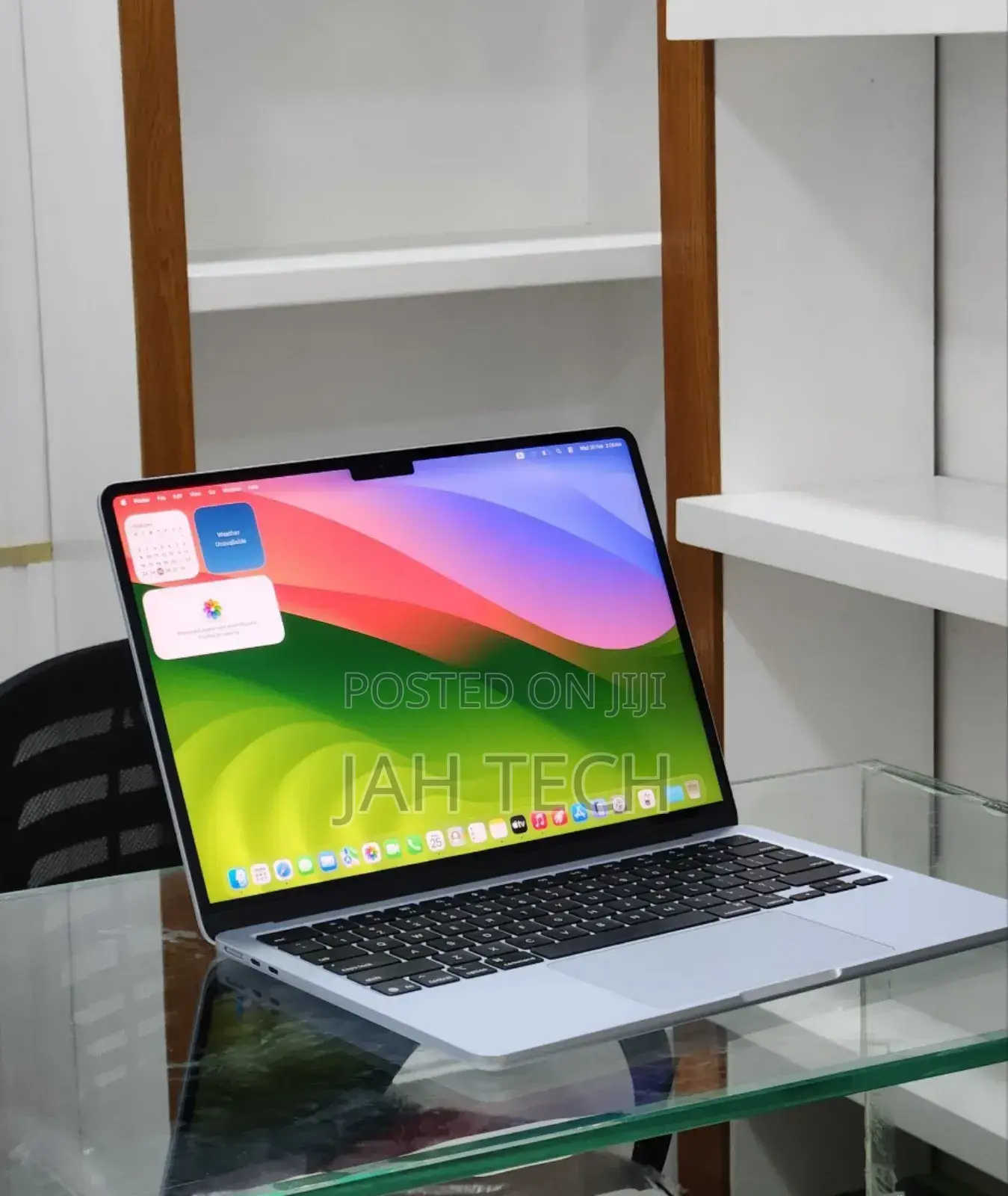 New Laptop Apple MacBook Air 2025 M4 13-inch 16GB Apple M4 SSD 256GB