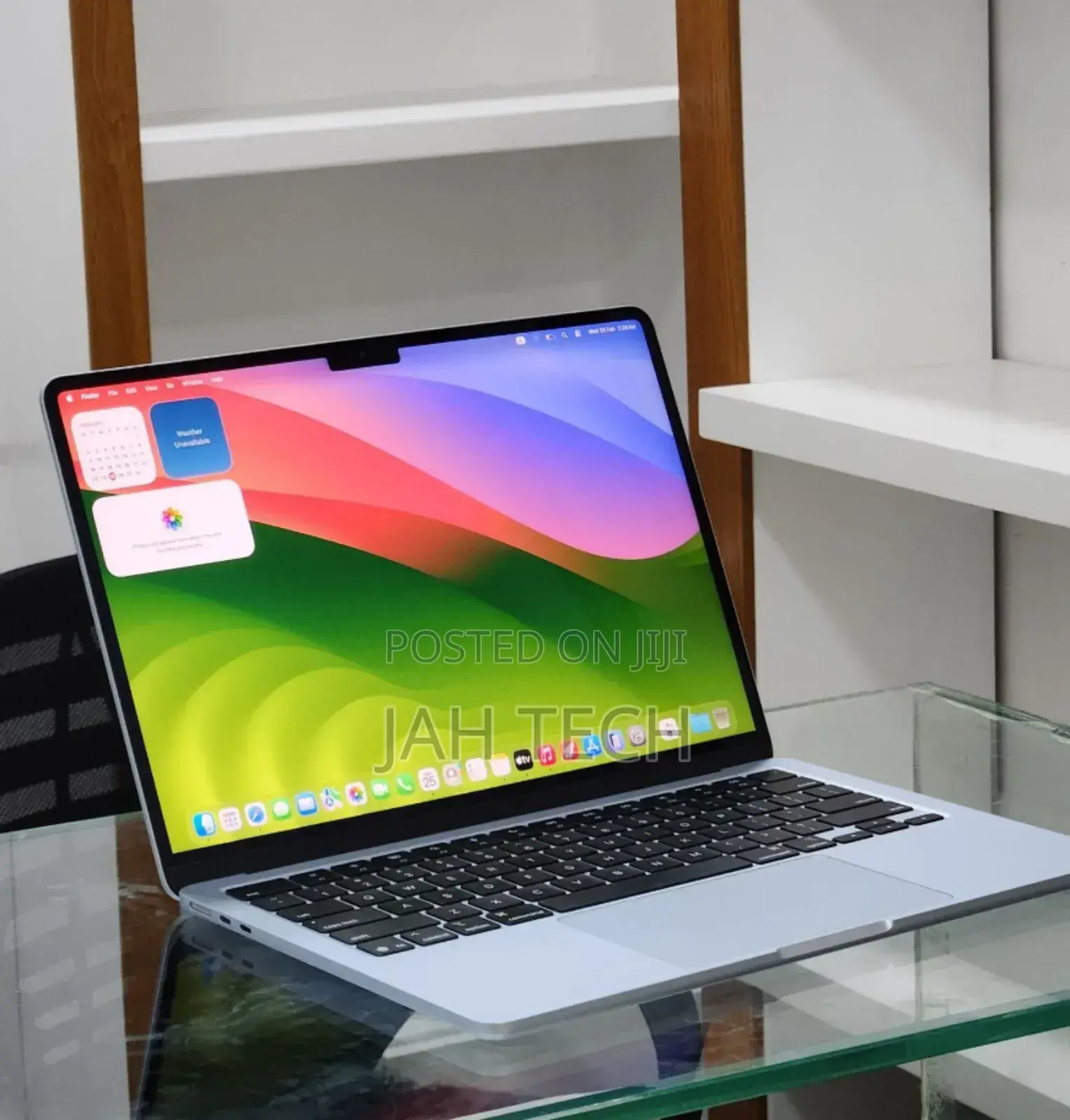 New Laptop Apple MacBook Air 2025 M4 13-inch 16GB Apple M4 SSD 256GB