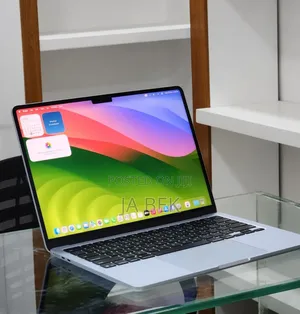 New Laptop Apple MacBook Air 2025 M4 13-inch 16GB Apple M4 SSD 256GB