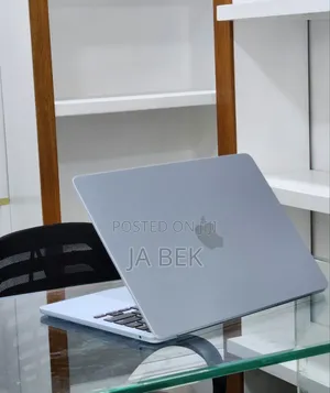 New Laptop Apple MacBook Air 2025 M4 13-inch 16GB Apple M4 SSD 256GB