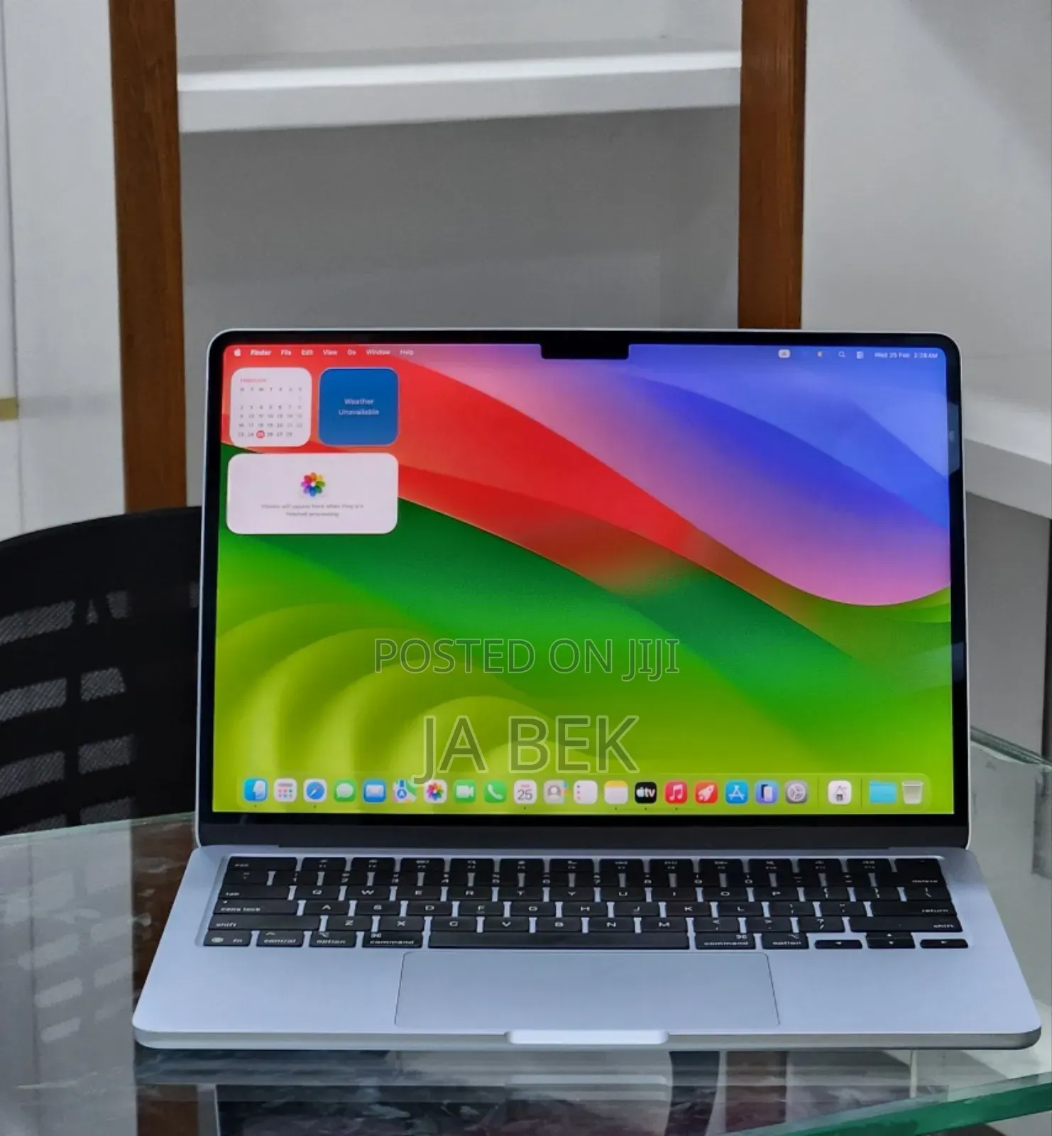 New Laptop Apple MacBook Air 2025 M4 13-inch 16GB Apple M4 SSD 256GB