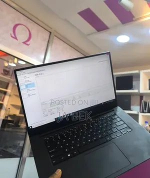 New Laptop Dell Precision 5520 16GB Intel Core i7 SSD 512GB