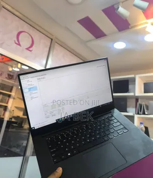 New Laptop Dell Precision 5520 16GB Intel Core i7 SSD 512GB