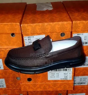 Brand New Men’S Shoes- Walk All Day Comfort