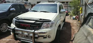 Toyota Hilux 2014 White