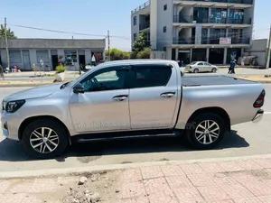 Toyota Hilux 2020 Silver