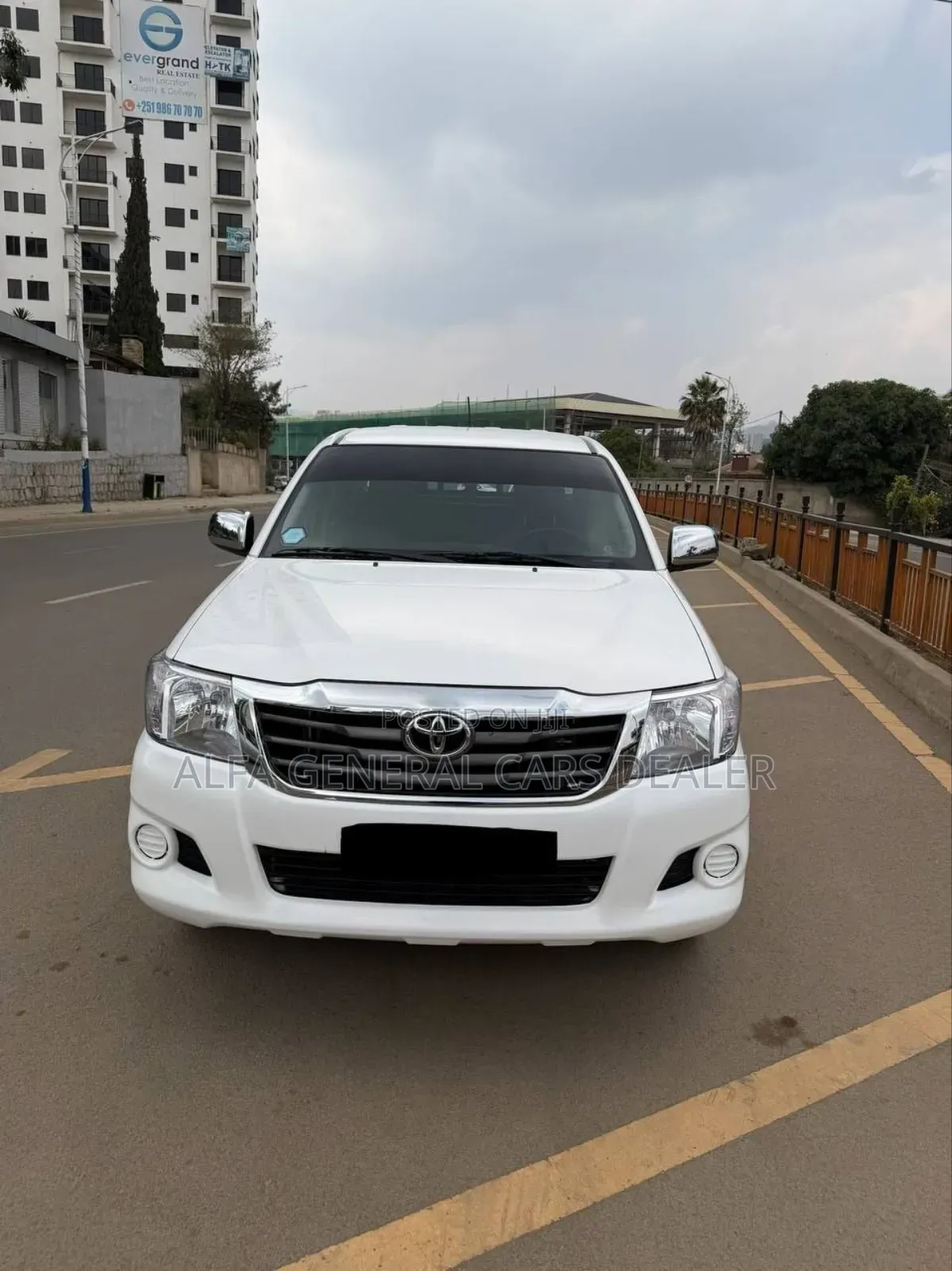 Toyota Hilux 2015 White
