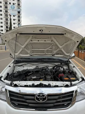 Toyota Hilux 2015 White