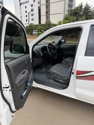 Toyota Hilux 2015 White