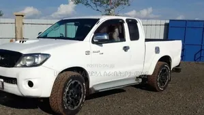 Toyota Hilux 2011 White