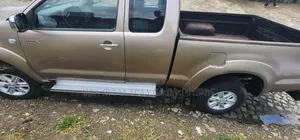 Toyota Hilux 2011 Gold